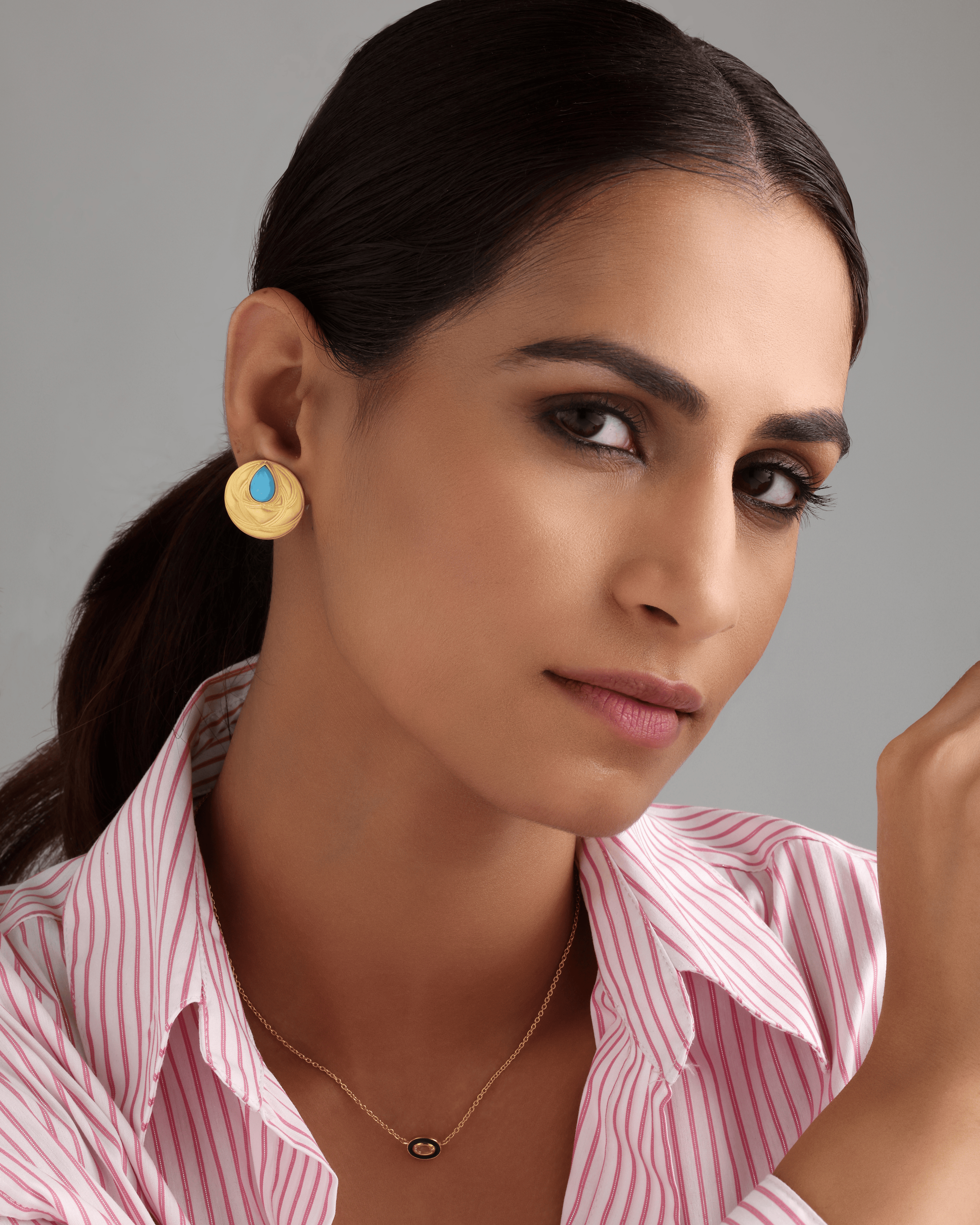 Arkya Studs - Feroza