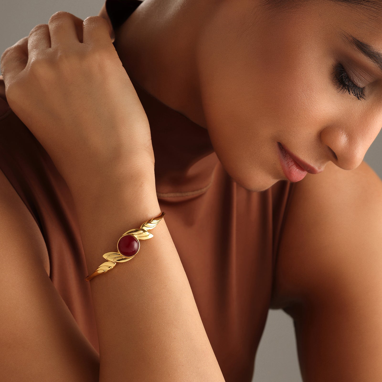 Golden Leaf 92.5 Silver Bracelet - Red Quartz Editionon