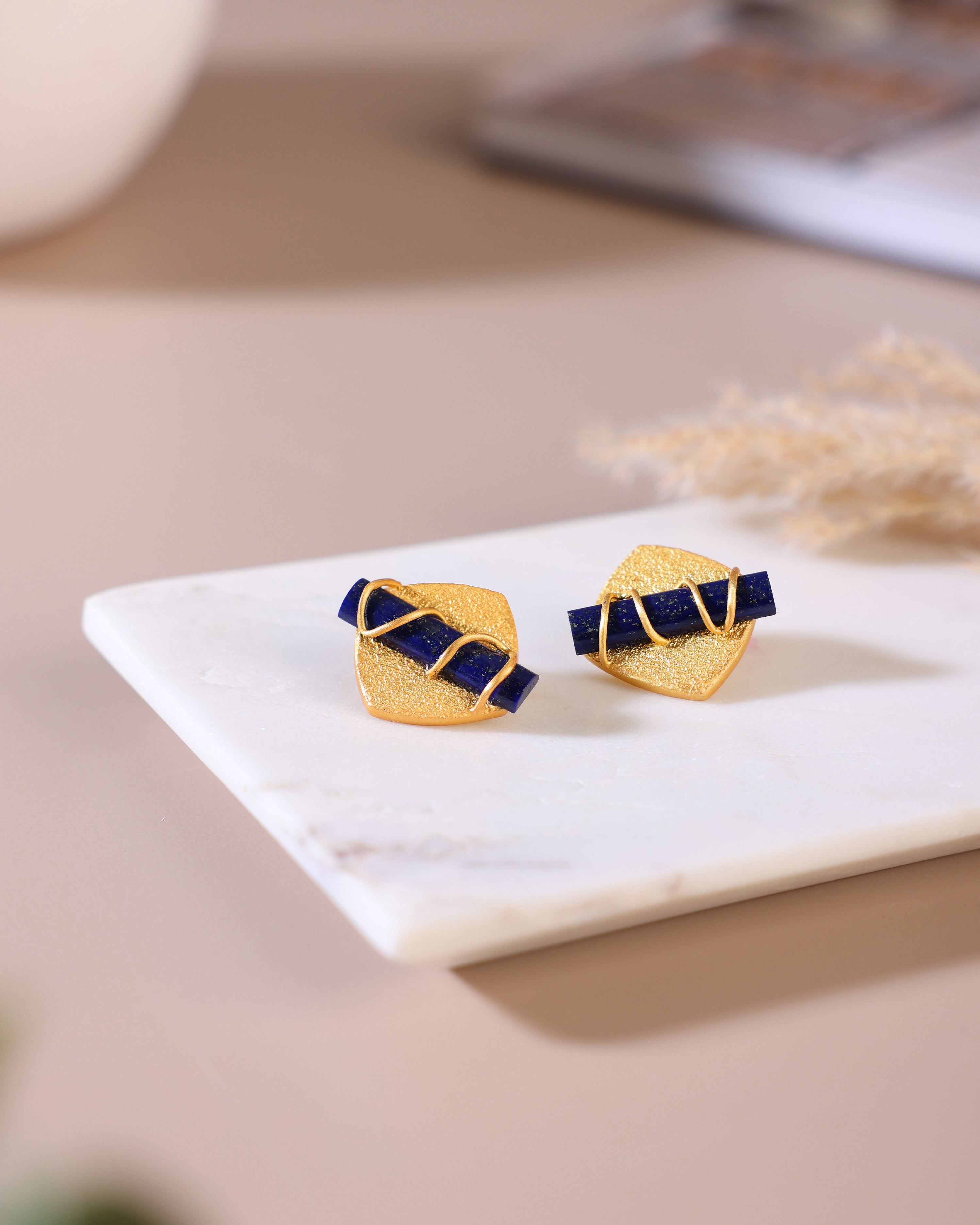 Lapiz Spiral Studs