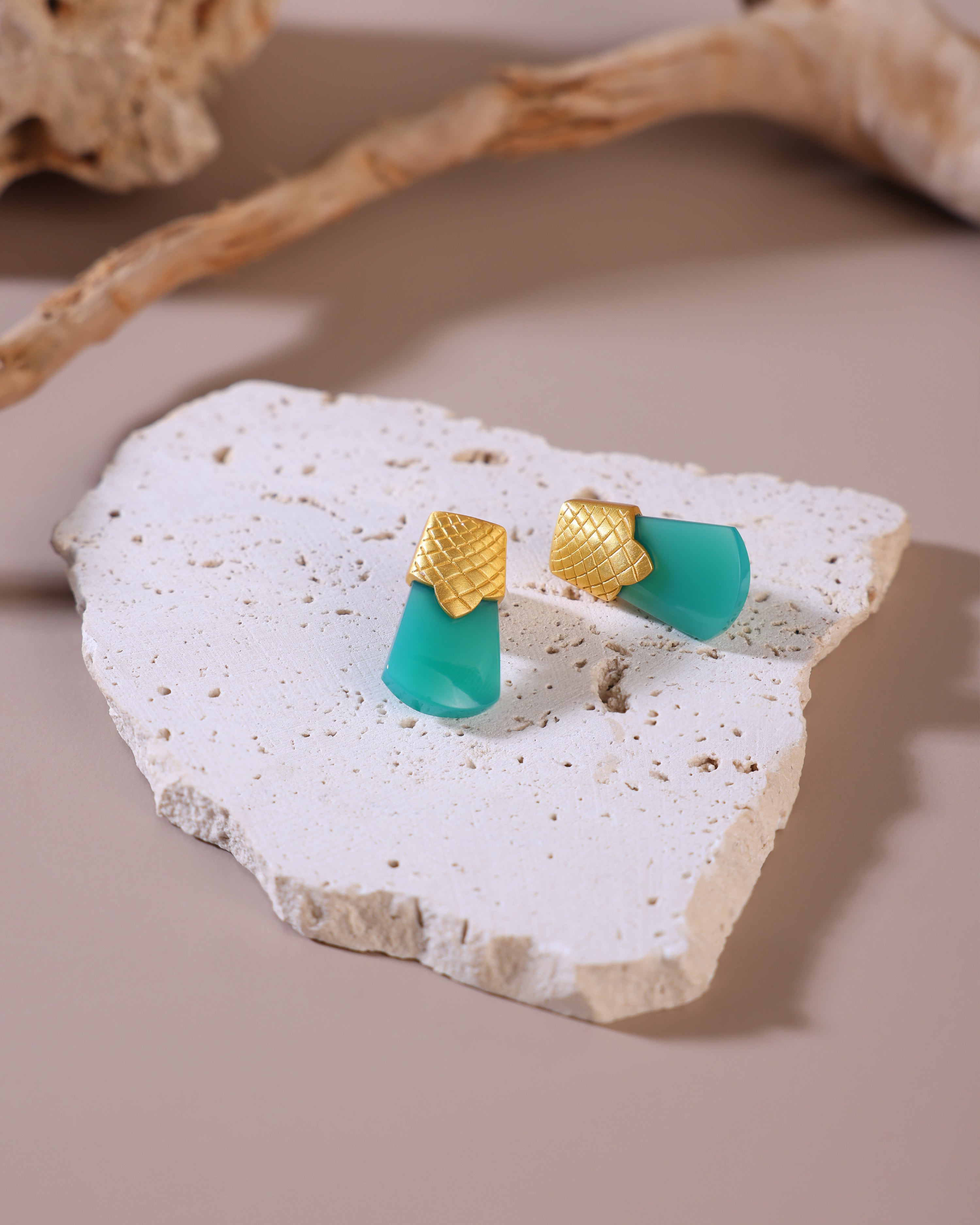 Serpent Verde Studs