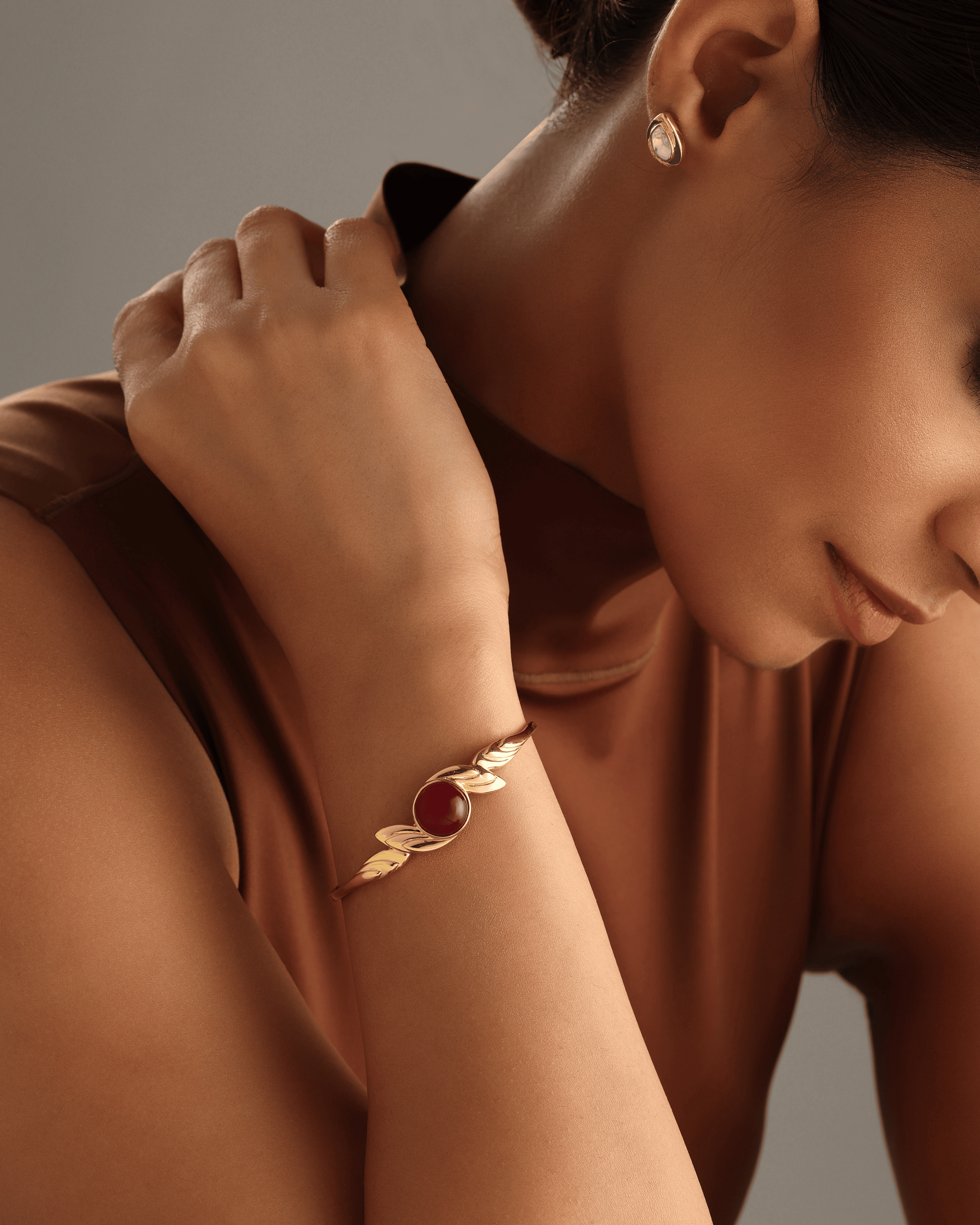 Golden Leaf Bracelet - Red Quartz Edition